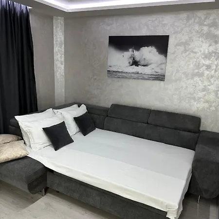 елегантен двустаен Four Seasons * Burgas