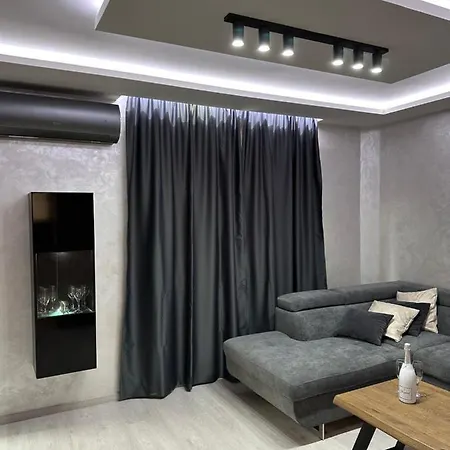 елегантен двустаен Four Seasons Apartment Burgas