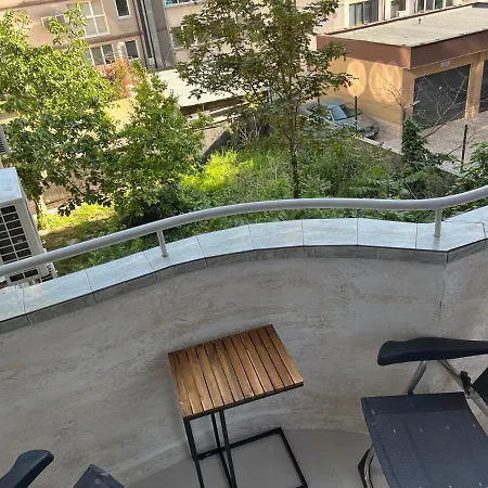 елегантен двустаен Four Seasons 布尔加斯